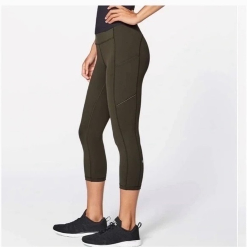 Lululemon Speed Up Crop Leggings Black SZ 6 EUC